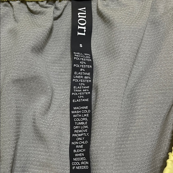 Vuori Clementine 2.0 Shorts 4" Sunlight Small - Picture 12 of 13